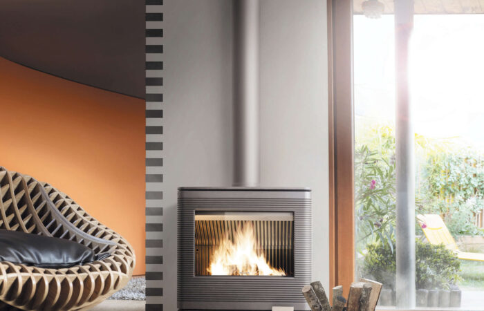 Où installer un poêle à bois ou à granulés dans la maison ?