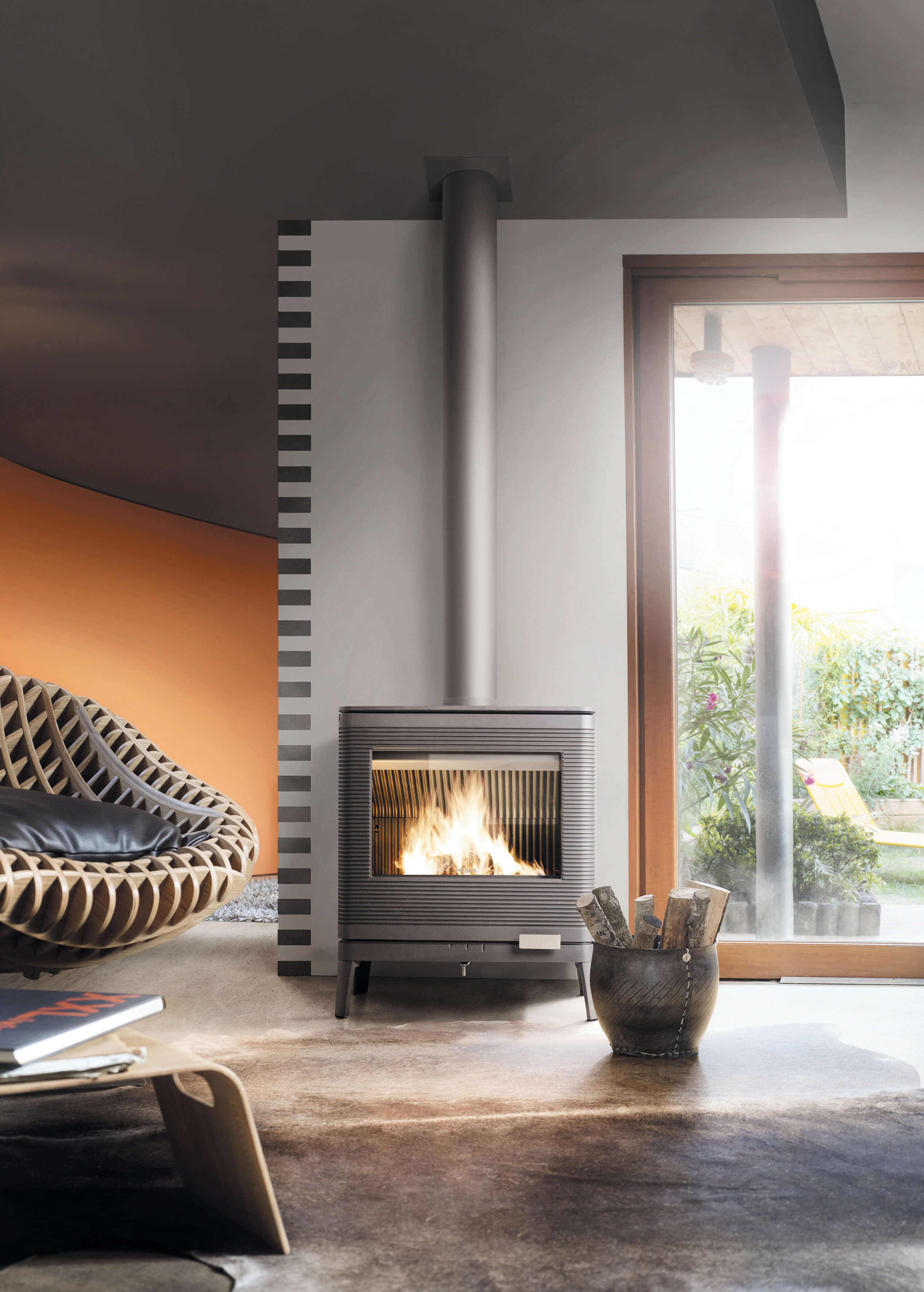 Où installer un poêle à bois ou à granulés dans la maison ?